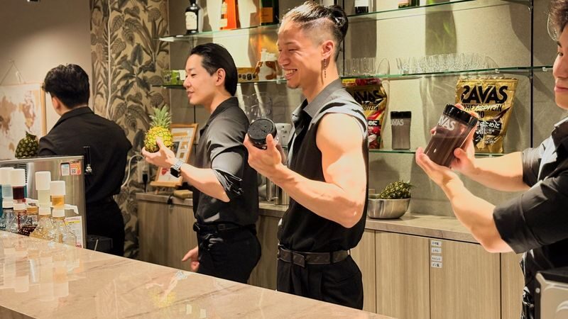 Muscle Bar Kyoto - From Kiyamachi Street to the Bar