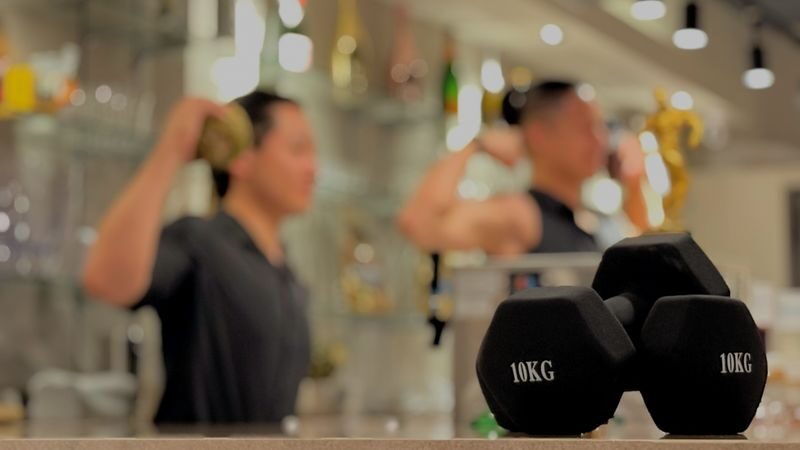 Muscle Bar Kyoto - Friendly Hosts Make the Difference