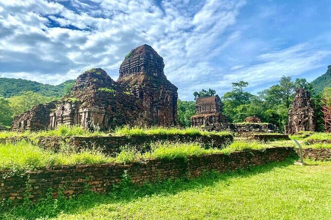 My Son Early Morning Tour with Nguyen - Key Points