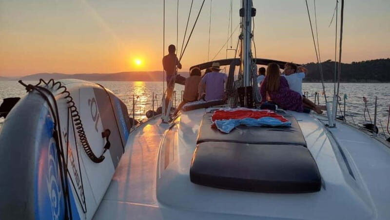Mykonos Famous Beaches Sailing Tour with Lunch and Transfers - Practical Considerations and Tips