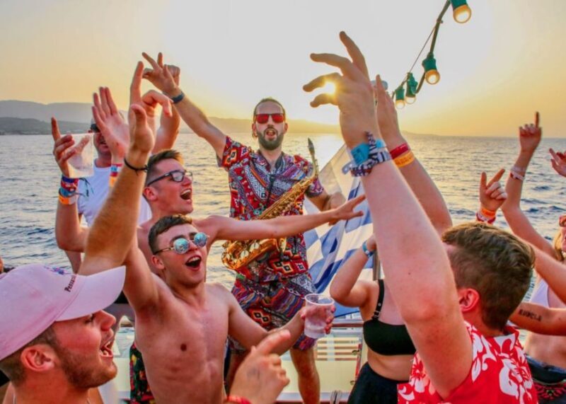 Mykonos: Rhenia & Little Venice Cruise with Snacks & Drinks - FAQ