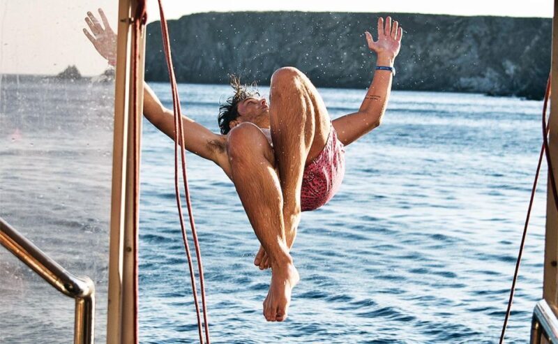 Mykonos: Sunset Boat Party with Open Bar & Live DJ - Key Points