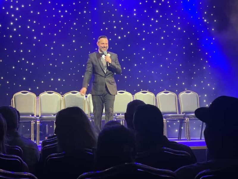 Myrtle Beach: Wonders Theatre Comedy Hypnosis Show - A Practical Look at the Comedy Hypnosis Show in Myrtle Beach