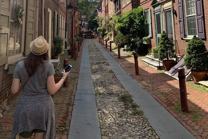 Mysteries on the Move: Scavenger Hunt in Savannah - Exploring Savannah’s Streets with a Murderous Twist
