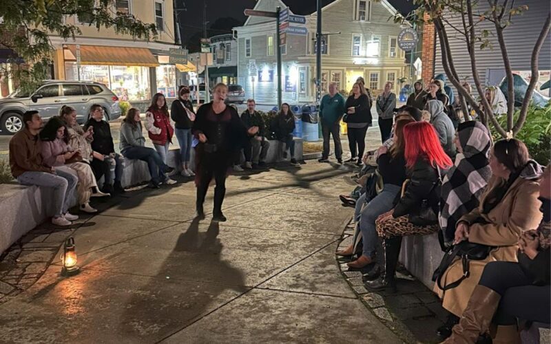 Mystic: Ghosts of Christmas Past Downtown Walking Tour - Key Points