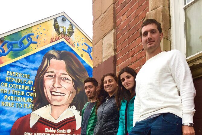 N0 1 Belfast black cab Irish and British mural 2hr private tour - Key Points