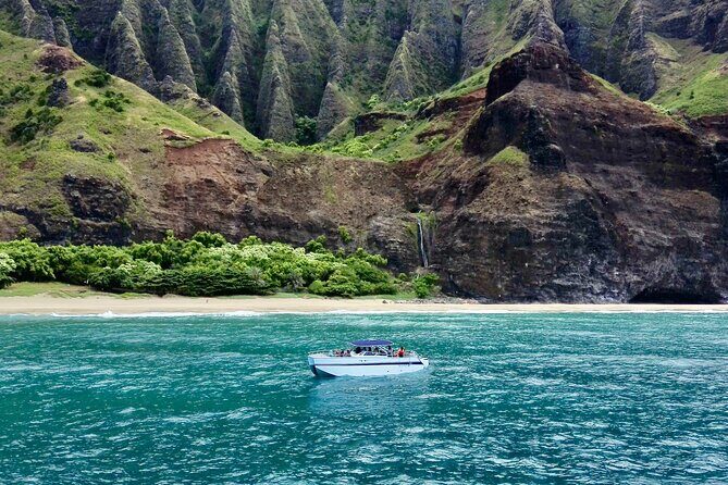 Na Pali Coast Power Catamaran - Key Points