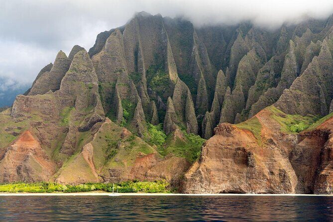 Na Pali Sunset & Sightsee Boat Tour - Exploring the Na Pali Sunset & Sightsee Boat Tour: A Genuine Look
