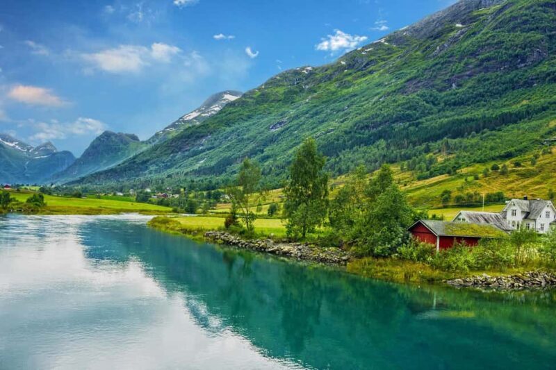 Nærøyfjord Cruise, Flåm, and Stegastein - Bus from Bergen - The Return Journey and Final Stops