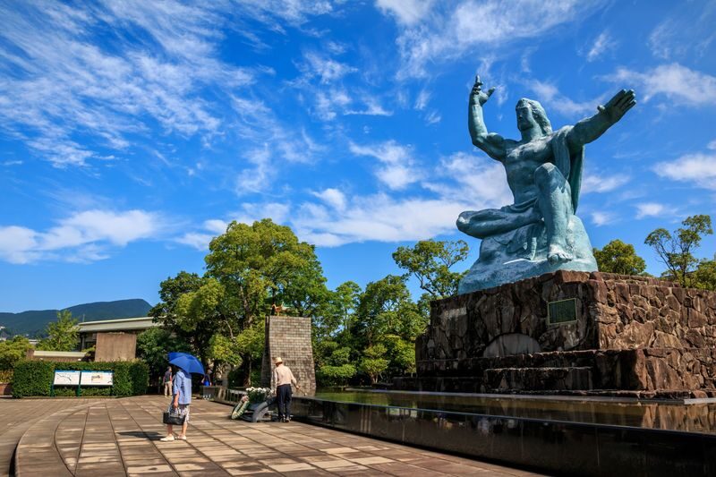 Nagasaki Glover Garden & Shinchi Chinatown Day Trip with Tram Ride - Guides who help with the details
