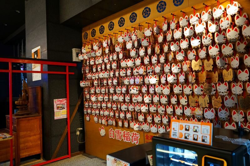 Nagoya Classic Day Tour: Nagoya Castle + Toyota Commemorative Museum of Industry and Technology + Osu Kannon (From Osaka, Guaranteed Departure for 1) - Should you book it?