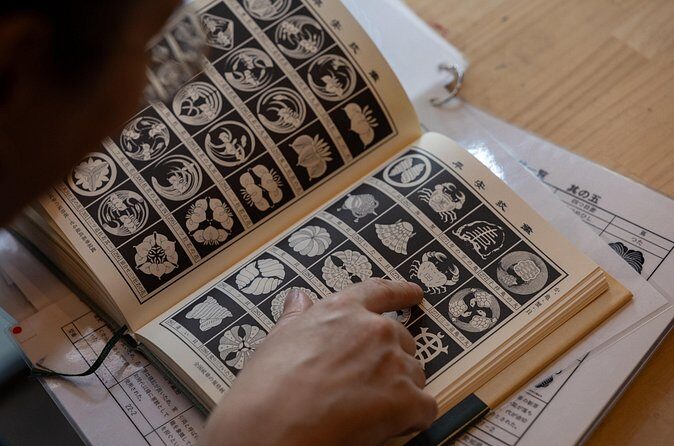 Nagoya Kuro Montsuki Traditional Family Crest Dyeing Workshop - Why This Experience Stands Out