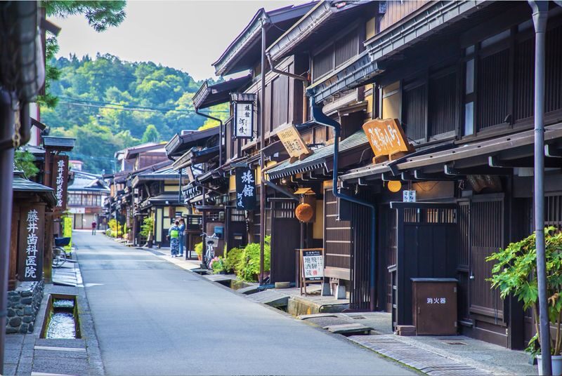Nagoya to Shirakawa-go & Hida-Takayama Day Tour (including Hida beef meal) - The ride is the price of reaching both places