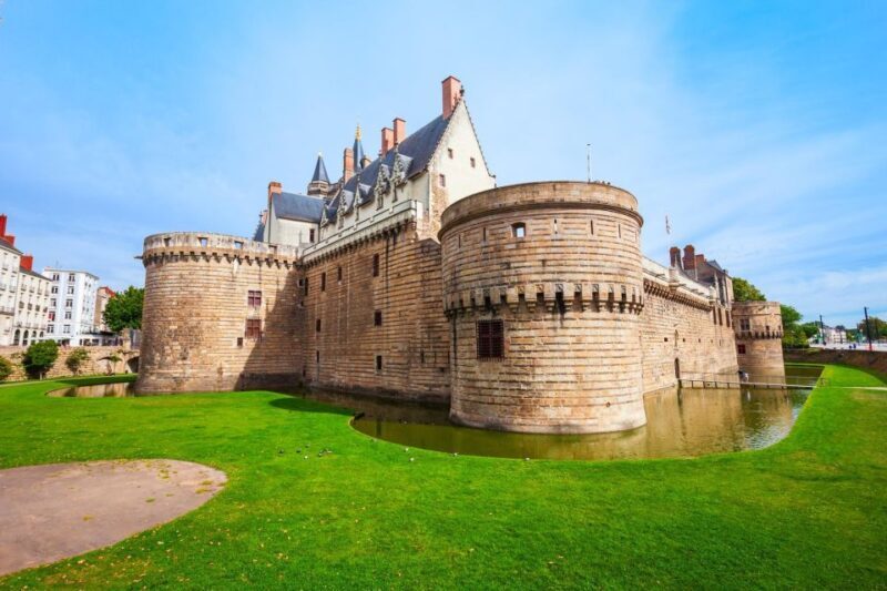 Nantes: Express Walk with a Local in 60 minutes - A Closer Look at the Experience