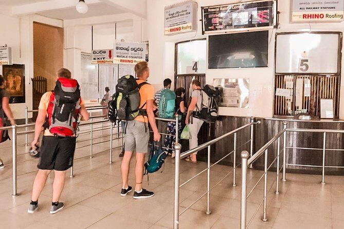 Nanu Oya to Ella train ride on (Train No: 1005 "Podi Menike") - The Nanu Oya to Ella Train Ride in Detail