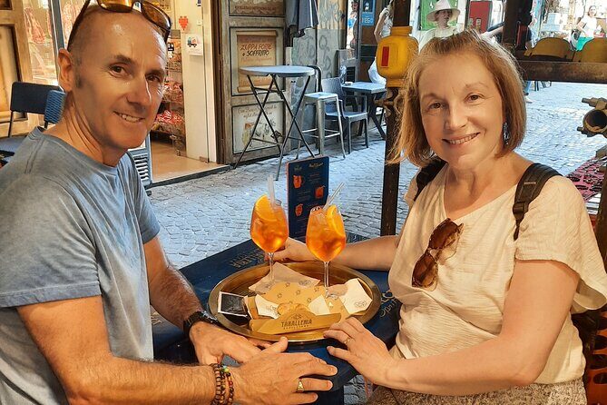 Naples historic center private tour with pizza lunch - FAQs