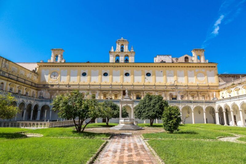 Naples Panoramic walking tour thourgh La Pedamentina scale - The Experience in Perspective