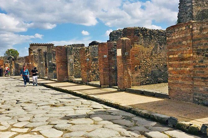 Naples & Pompeii Day Tour from Rome: Pompeii Ticket & City Visit - FAQs
