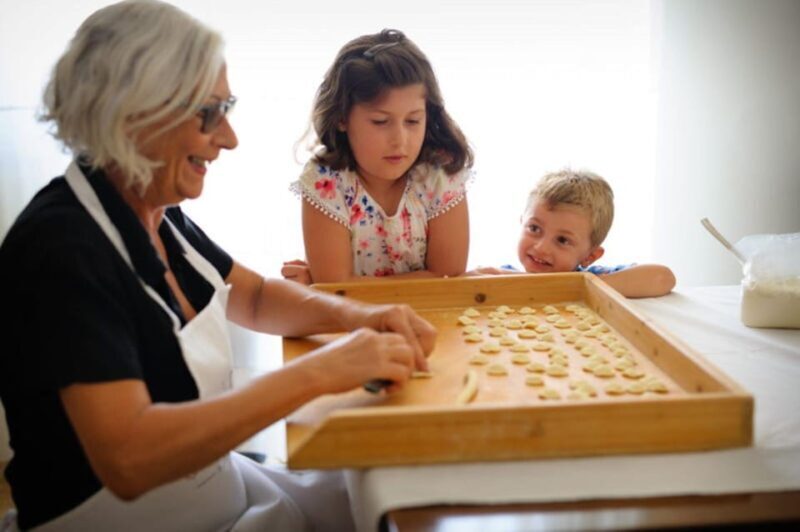 Naples: Share Your Pasta Love in a Locals Home - Key Points