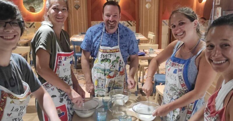 Naples: Small Group Pizza Making with Drink Included - Key Points