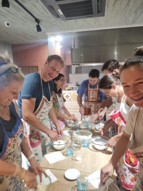 Naples: Small Group Pizza Making with Drink Included - What Sets This Tour Apart