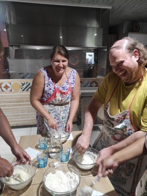 Naples: Small Group Pizza Making with Drink Included - FAQs