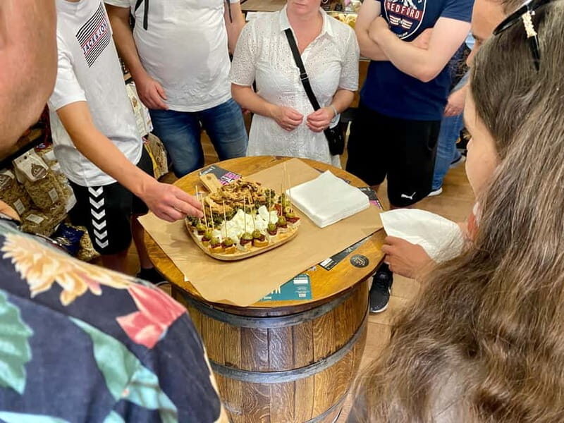 Naples: Street Food and Guided Sightseeing Walking Tour - Cultural and Artistic Insights