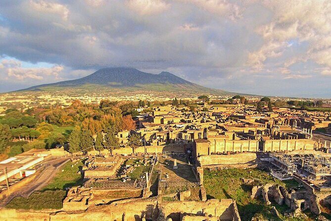 Naples transfer to Pompeii guided tour and Back - Naples transfer to Pompeii guided tour and Back: An Authentic Day Amid Ruins