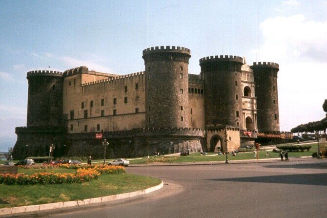 Naples walking tour + Neapolis buried - Who Should Book This Tour?