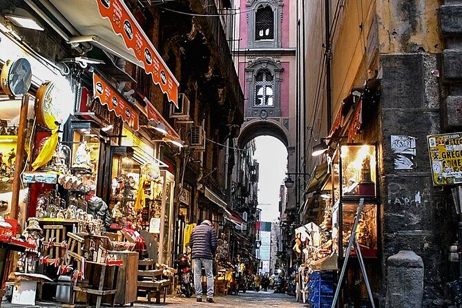 Naples Walking tour of the Historical Center - A Closer Look at the Naples Walking Tour of the Historical Center