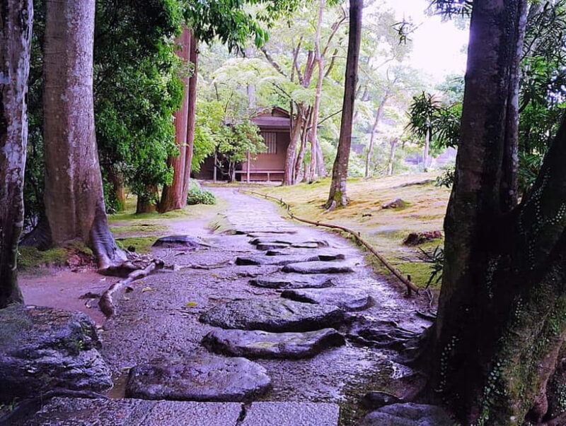 Nara: Isuien Garden Tour with Matcha Tea Experience - Key Points