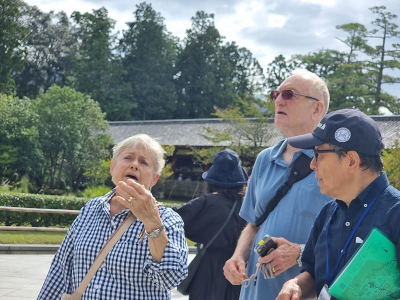 Nara World Heritage PRIVATE TOUR - Meeting the Great Buddha at Todai-ji
