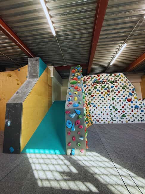 Narbonne: Leisure complex, Climbing wall - An In-Depth Look at the Experience