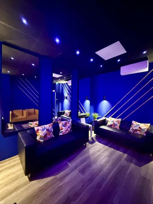 Narbonne: Leisure complex, private karaoke, and quizzes - Key Points