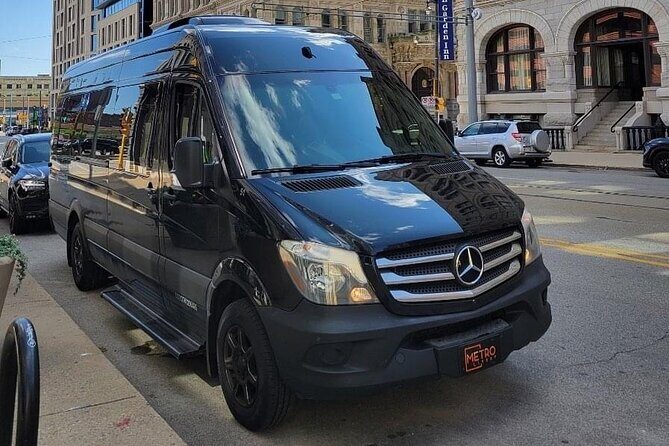 Nashville Airport Private Transportation for 6-13 Passengers - Navigating Nashville Airport Private Transportation: What Travelers Can Expect