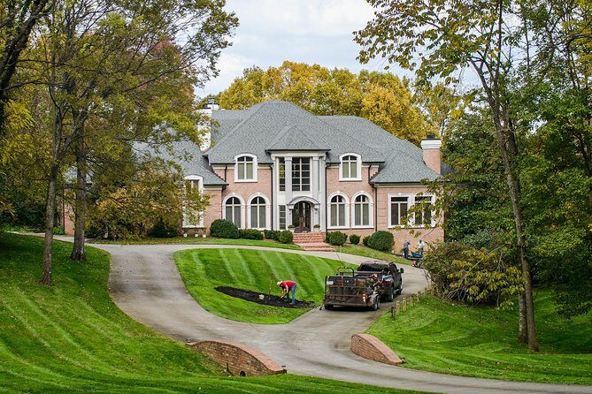 Nashville "Homes Of The Stars" Narrated Bus Tour with 30+ Celebrity Homes - A detailed look at the Nashville "Homes Of The Stars" Tour