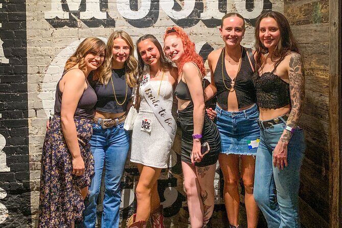 Nashville Live Music Bar Crawl with Local Venues & Drink Specials - Who Should Take This Tour?