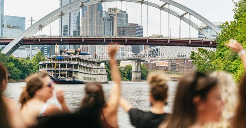Nashville: Pontoon Party Cruise with a Captain - Who Should Book This?