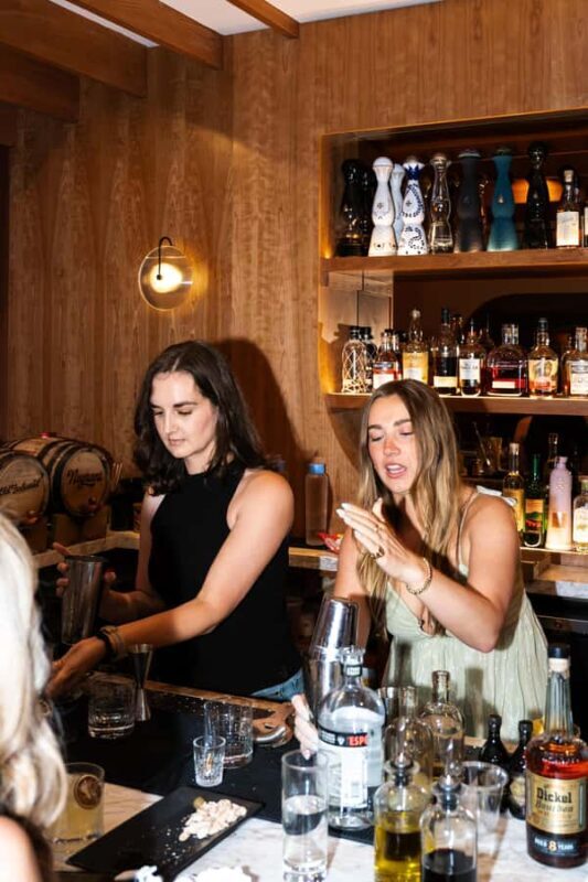 Nashville: Sip History Cocktail Class with 3 Cocktails - Who Will Love This Experience?