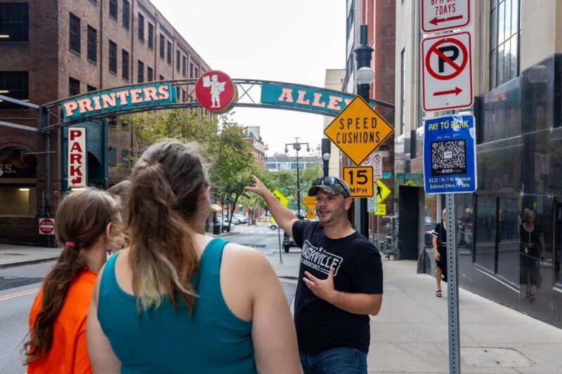 Nashville: The Ryman, Tootsies, Broadway, & Printer's Alley - A Deep Dive into Nashville’s Landmarks