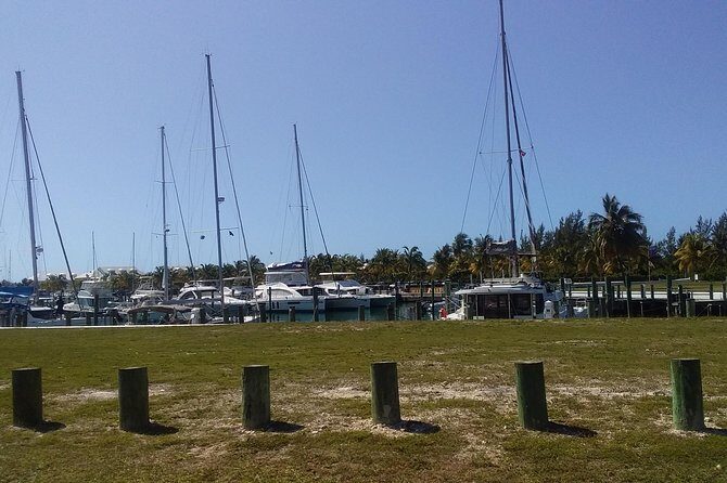 Nassau Airport to Palm Cay - group transportation in comfort - Key Points