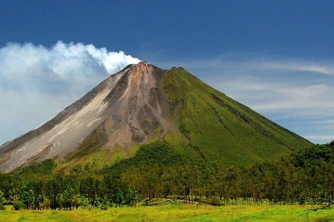 Natwell Pack (Volcano Hike + Fortuna Waterfall) - Exploring the Detailed Itinerary and Experience