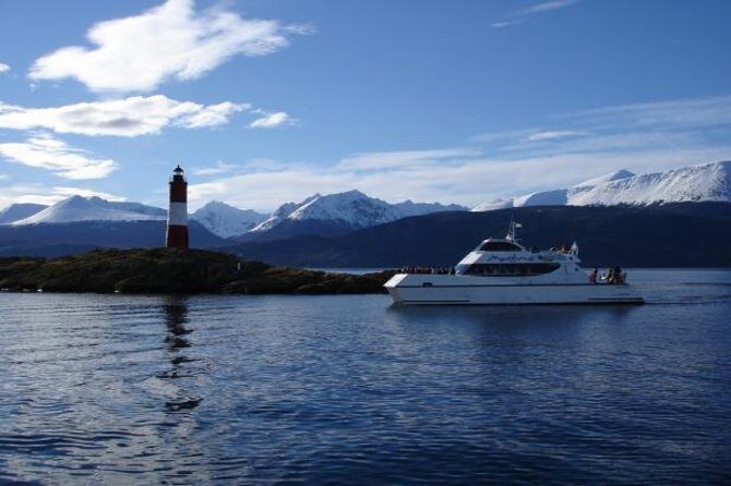 Navigation to Beagle Channel and Sea Lions Island with Transfers - Key Points