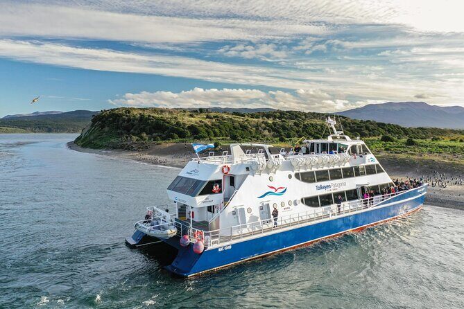 Navigation to the Penguins island - USHUAIA - Beagle Channel - Frequently Asked Questions