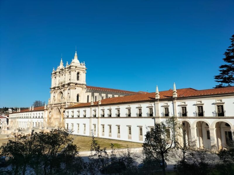 Nazaré, Óbidos & Alcobaça: Full-day Private Tour from Lisbon - Exploring Óbidos: Medieval Charm and Sweet Flavors