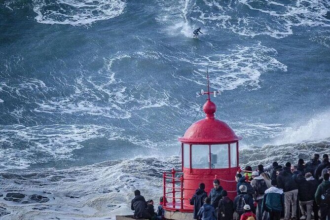Nazareth: The Surf Experience in the Giant Waves - An In-Depth Look at the Nazaré Experience