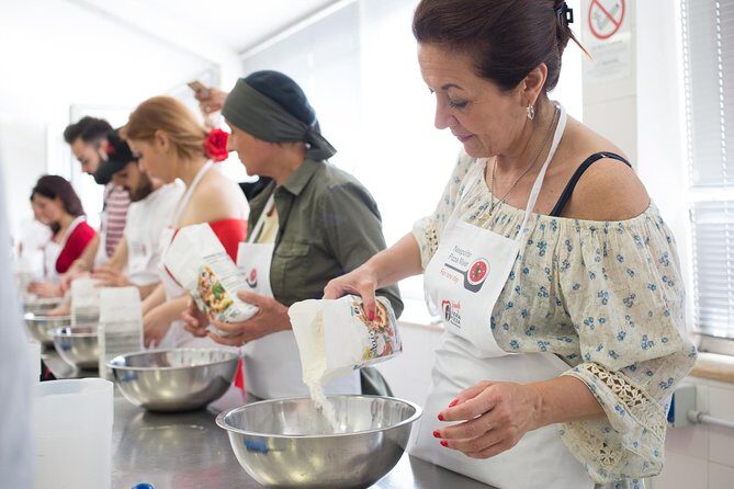 Neapolitan Pizzamaker for One Day - Neapolitan Pizzamaker for One Day: A Hands-On Pizza Experience in Naples