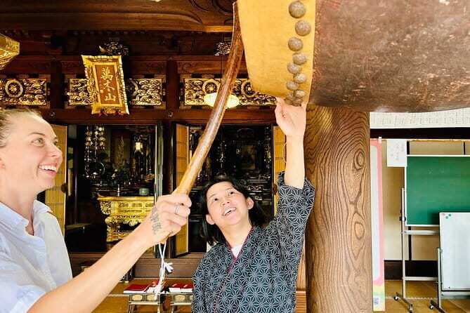 Near Kyoto: Cultural Stay in temple with experience & local tour - Key Points