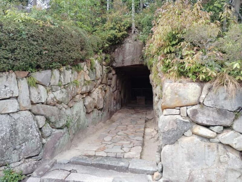 Near Osaka: Chant & Pray at Historic Nakayama-dera Temple - Detailed Breakdown of the Experience