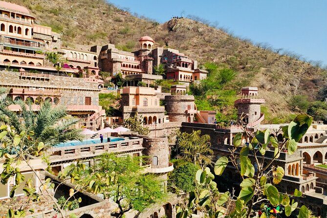 Neemrana Fort visit with Lunch From Delhi - Key Points